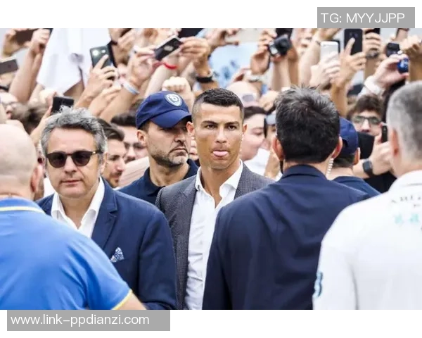 足球传奇的足迹与荣耀天下足球球星纪录片全景回顾 足球传奇的足迹与荣耀天下足球球星纪录片全景回顾